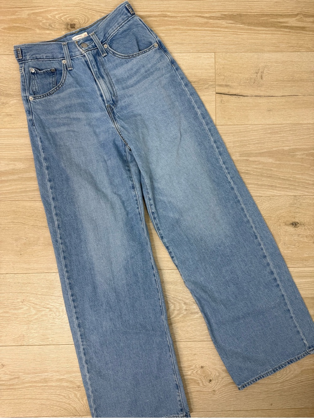 Levi’s Cinch Baggy Jeans